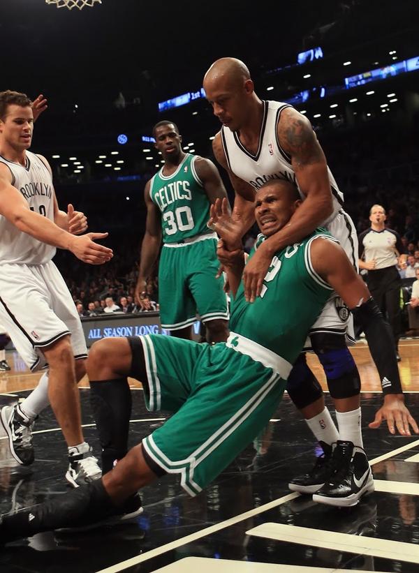 开云体育网址-【犯规解析】比赛中那些令人尴尬的犯规瞬间集锦的简单介绍