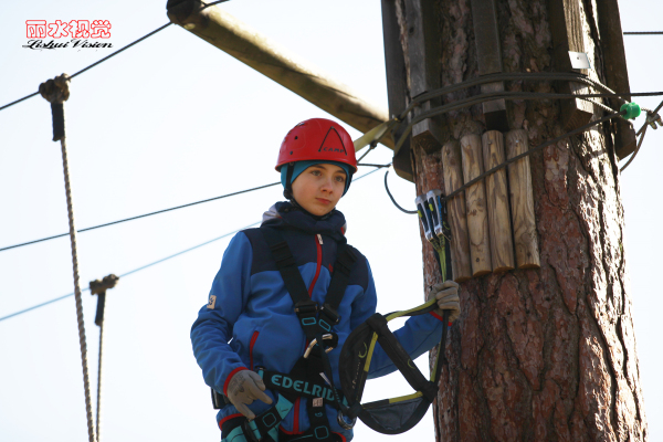 开云体育平台安全吗-关于山地飞跃——高空绳索攀爬赛引人入胜的信息