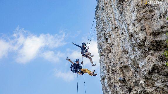 关于山地飞跃——高空绳索攀爬赛引人入胜的信息